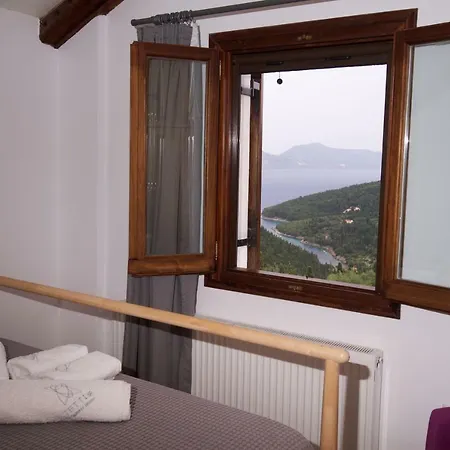 Tettix Summer House *