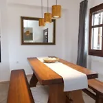 Tettix Summer House *
