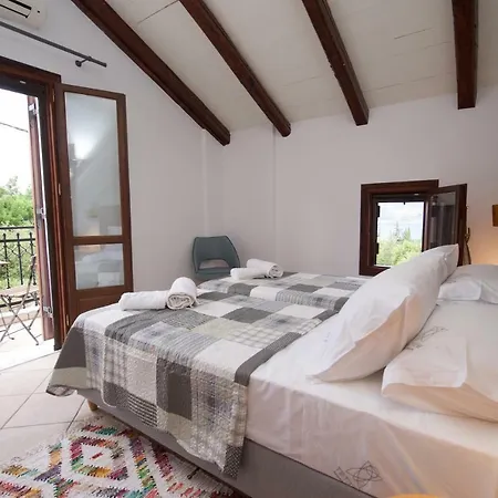 Tettix Summer House בית נופש